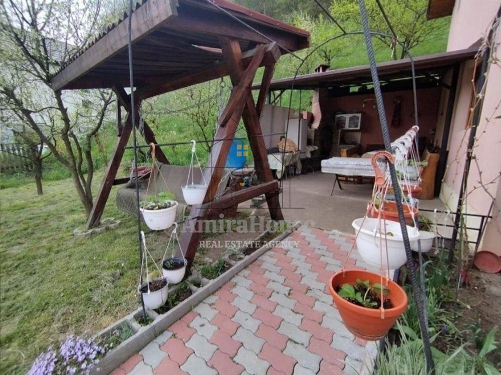 Casa individuala, teren 1.300 mp, Floresti zona str Tautului - 12