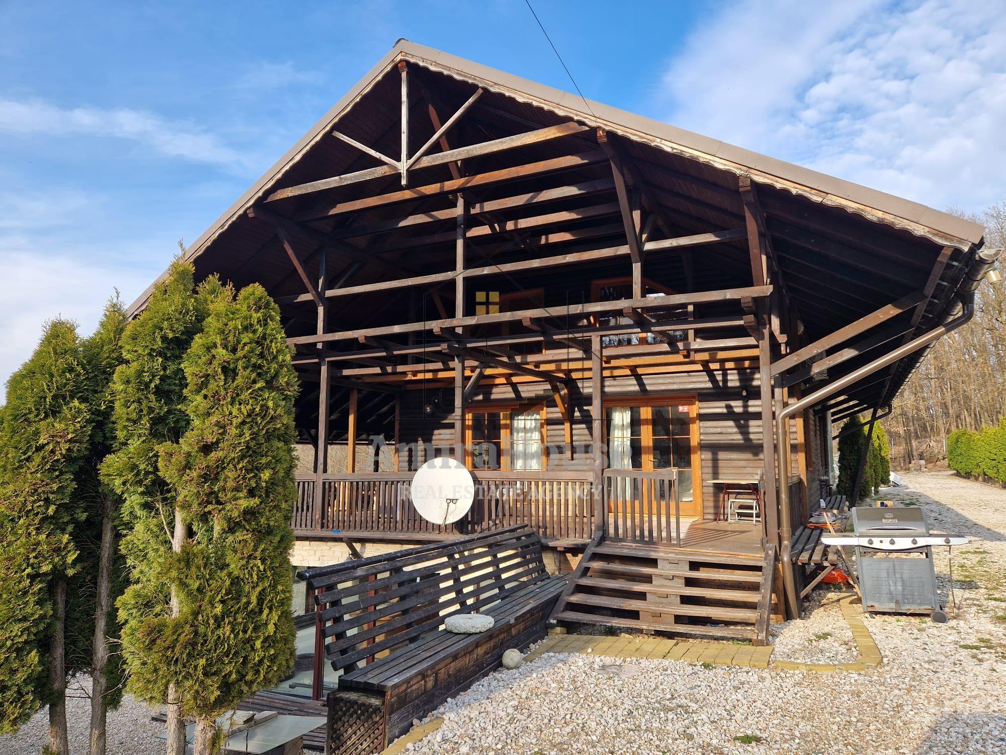 Casa din lemn D+P+M de 400 mp utili si teren 3.000 mp zona Faget - 23