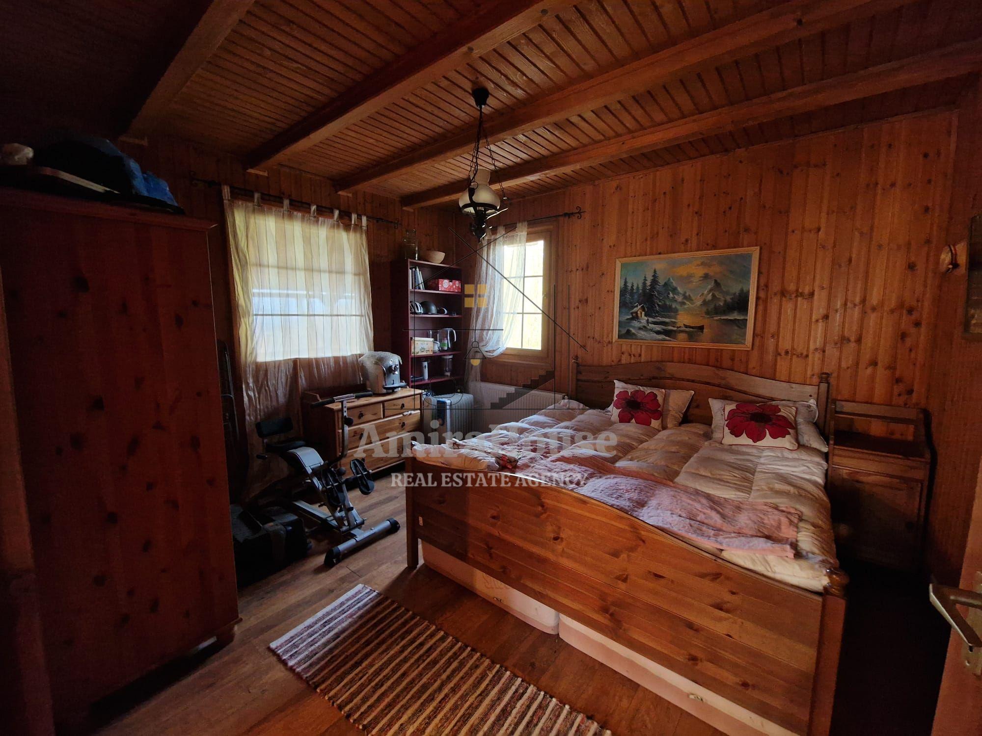 Casa din lemn D+P+M de 400 mp utili si teren 3.000 mp zona Faget - 17