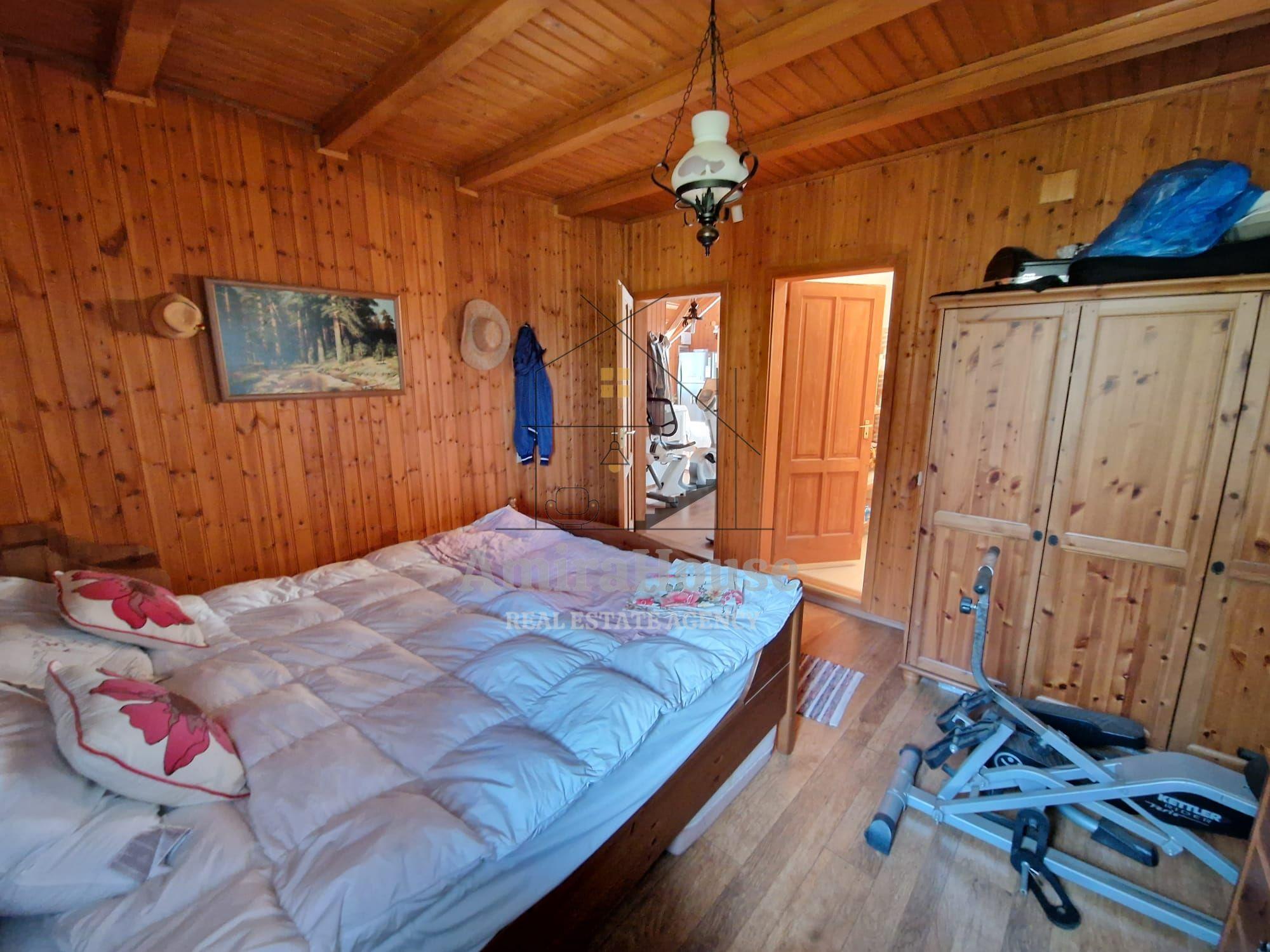 Casa din lemn D+P+M de 400 mp utili si teren 3.000 mp zona Faget - 8