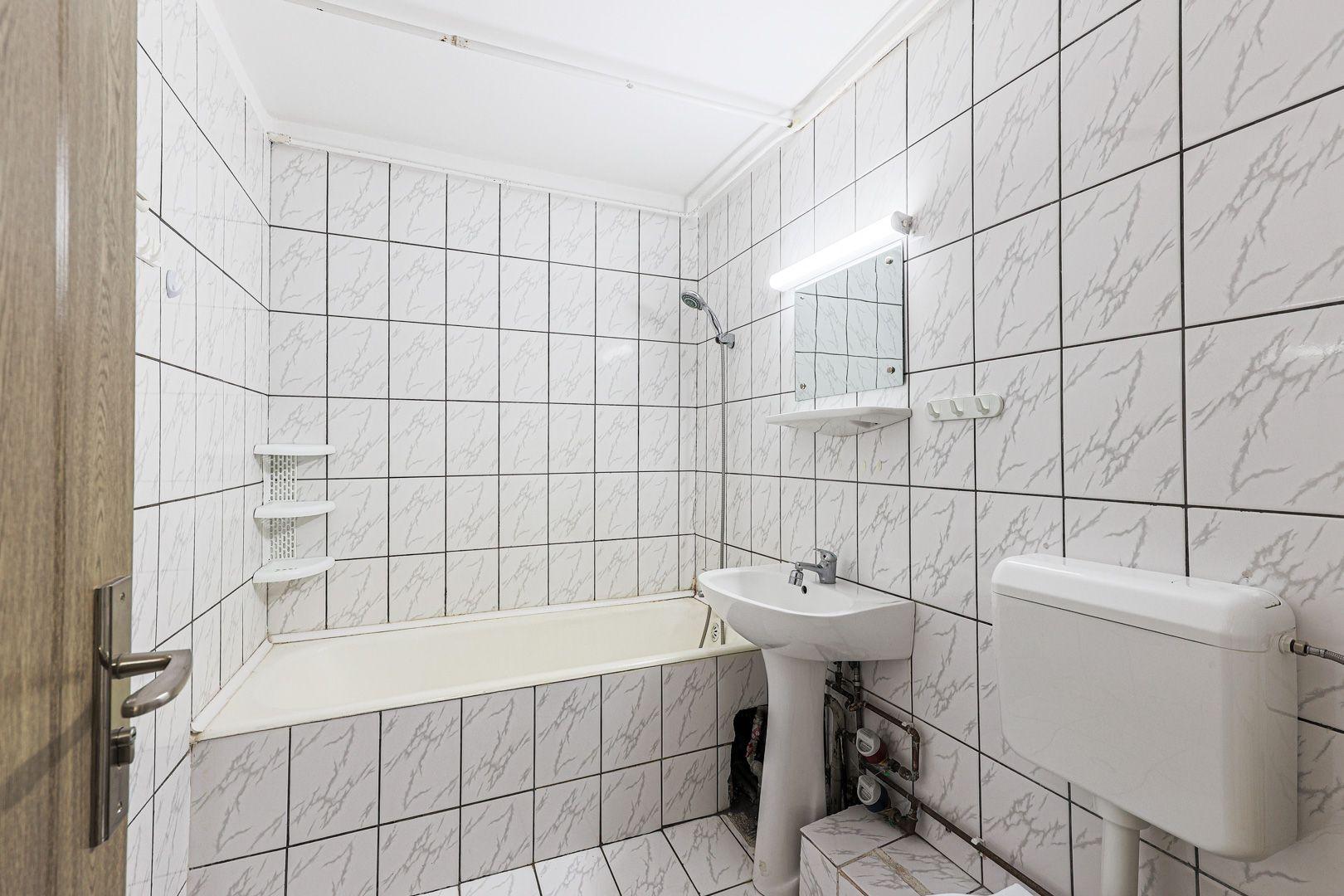 3 camere, la preț de 2 - 0% COMISION - Apartament decomandat - 8