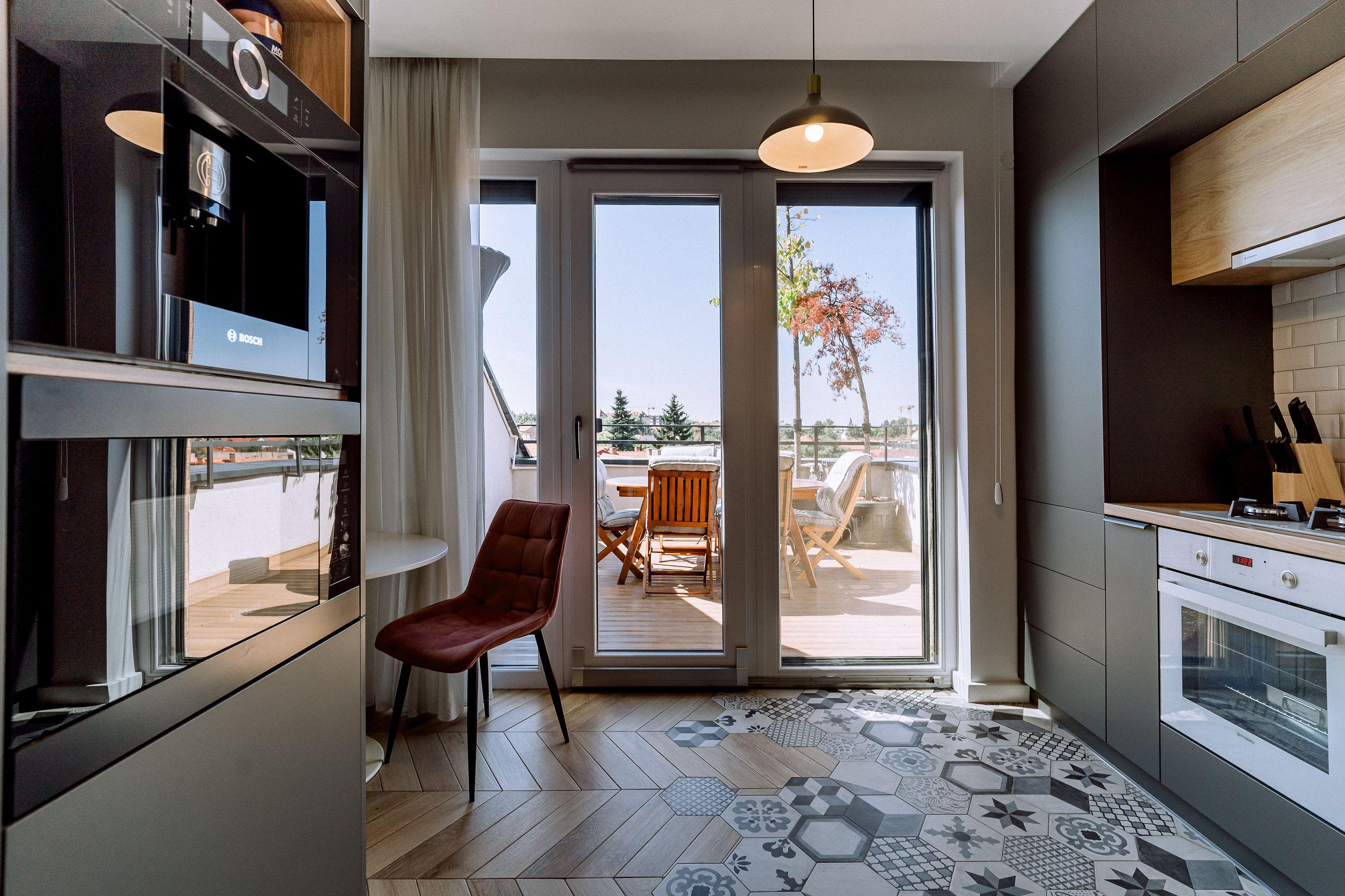 Penthouse 4 camere, ultracentral, Oradea. 800 000 E. Comision 0 - 14