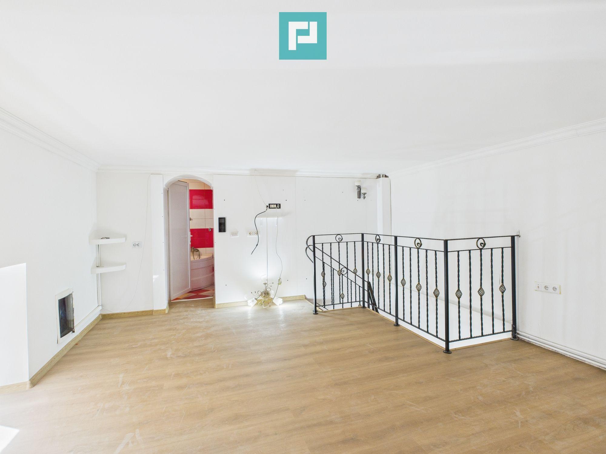 Apartament 4 camere, Bulevardul Revoluției - 9