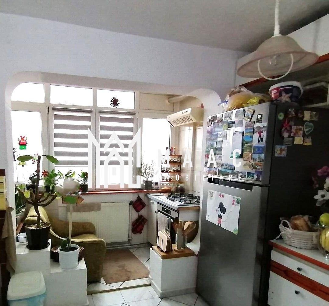 Apartament 3 camere I Decomandat I Zona Vasile Aaron - 2