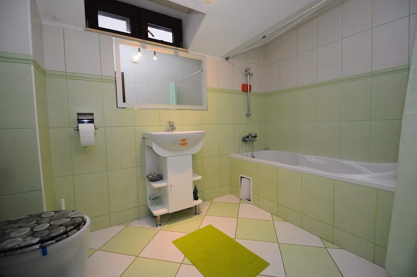 INCHIRIERE CASA - 4