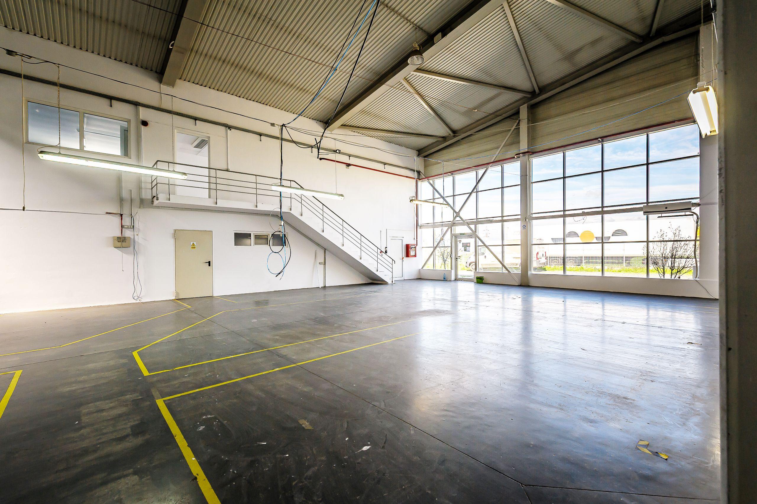 Hală industrială de vânzare 3495 mp în Arad - 1