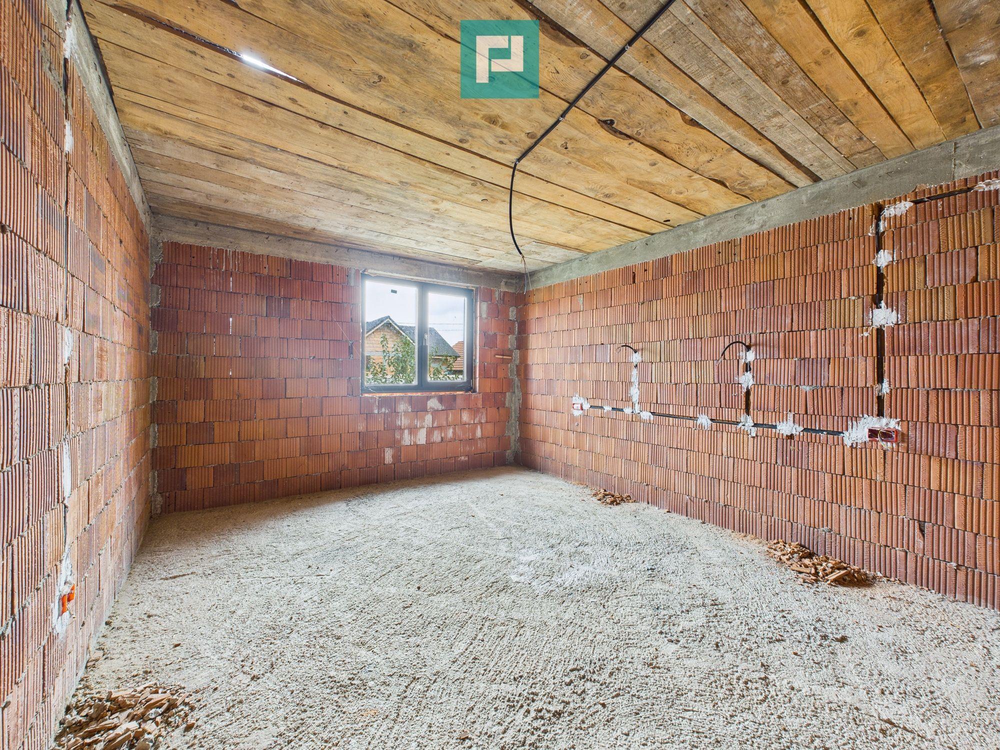 Casă la roşu P+E+M în Şagu - 10