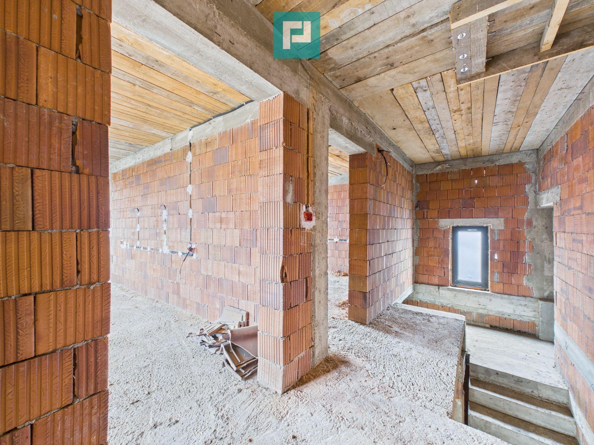 Casă la roşu P+E+M în Şagu - 12