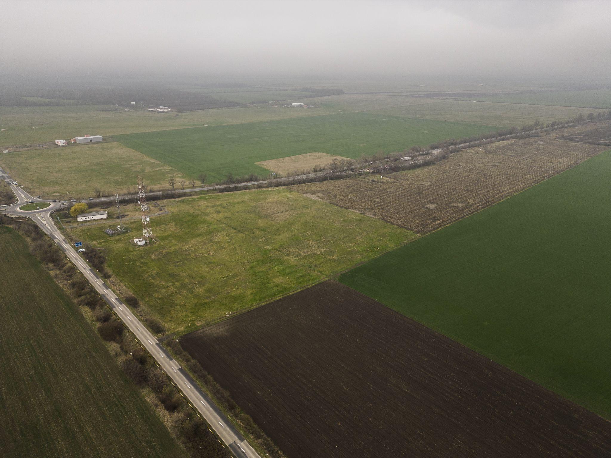 Teren 84000 mp la 20 km de Arad, la DN79 - 5