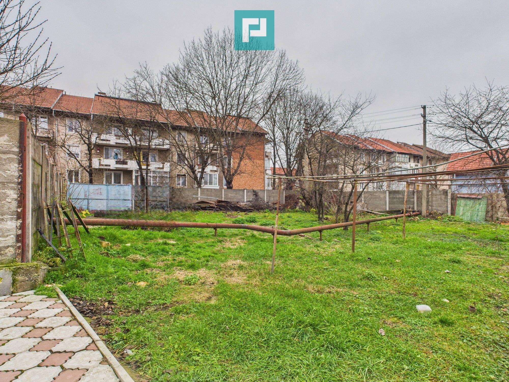 Două case, curte mare, lângă Castelul Corvinilor - 42