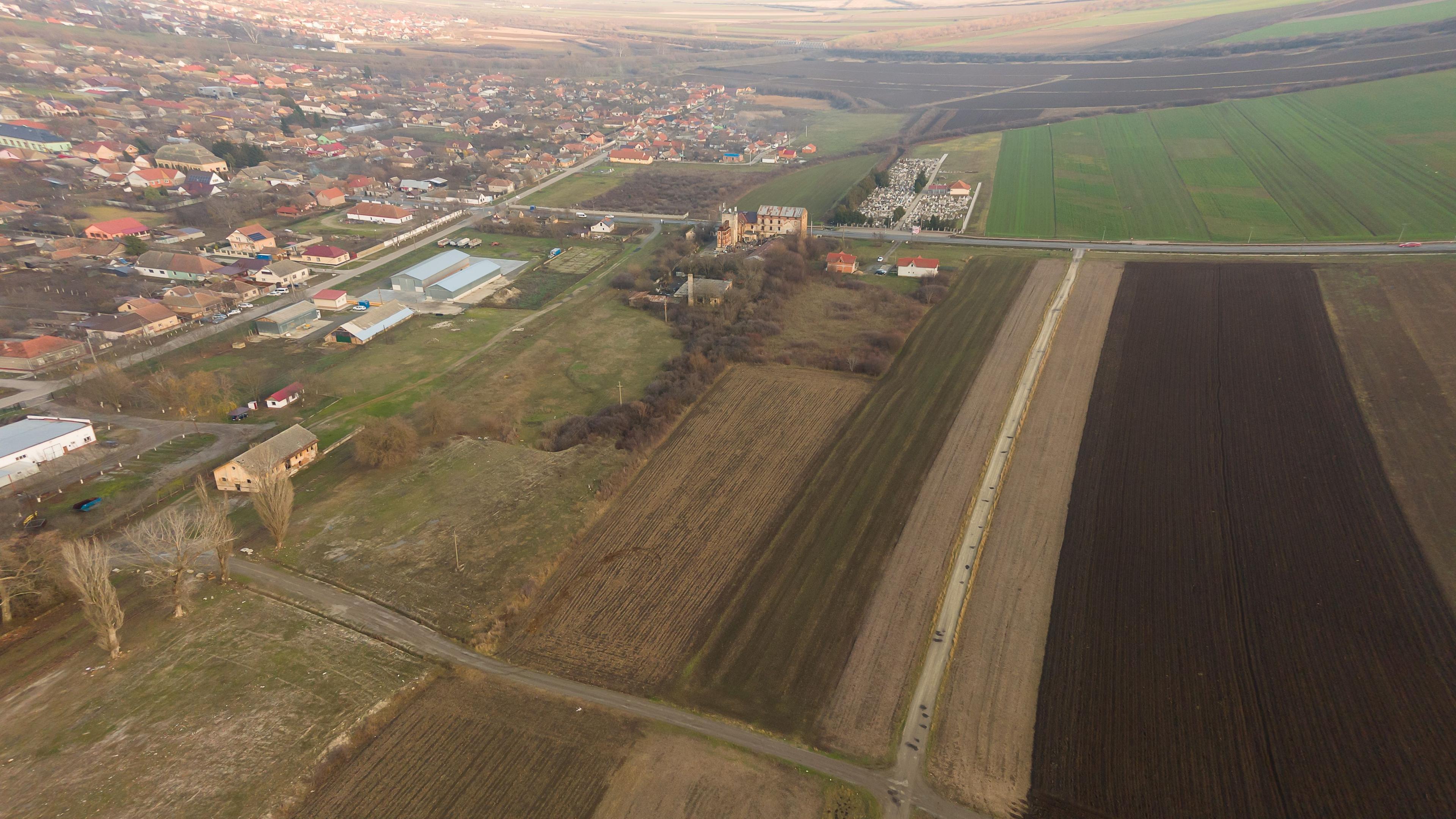 Teren de 444 mp la intrare în Chișineu Criș - 6