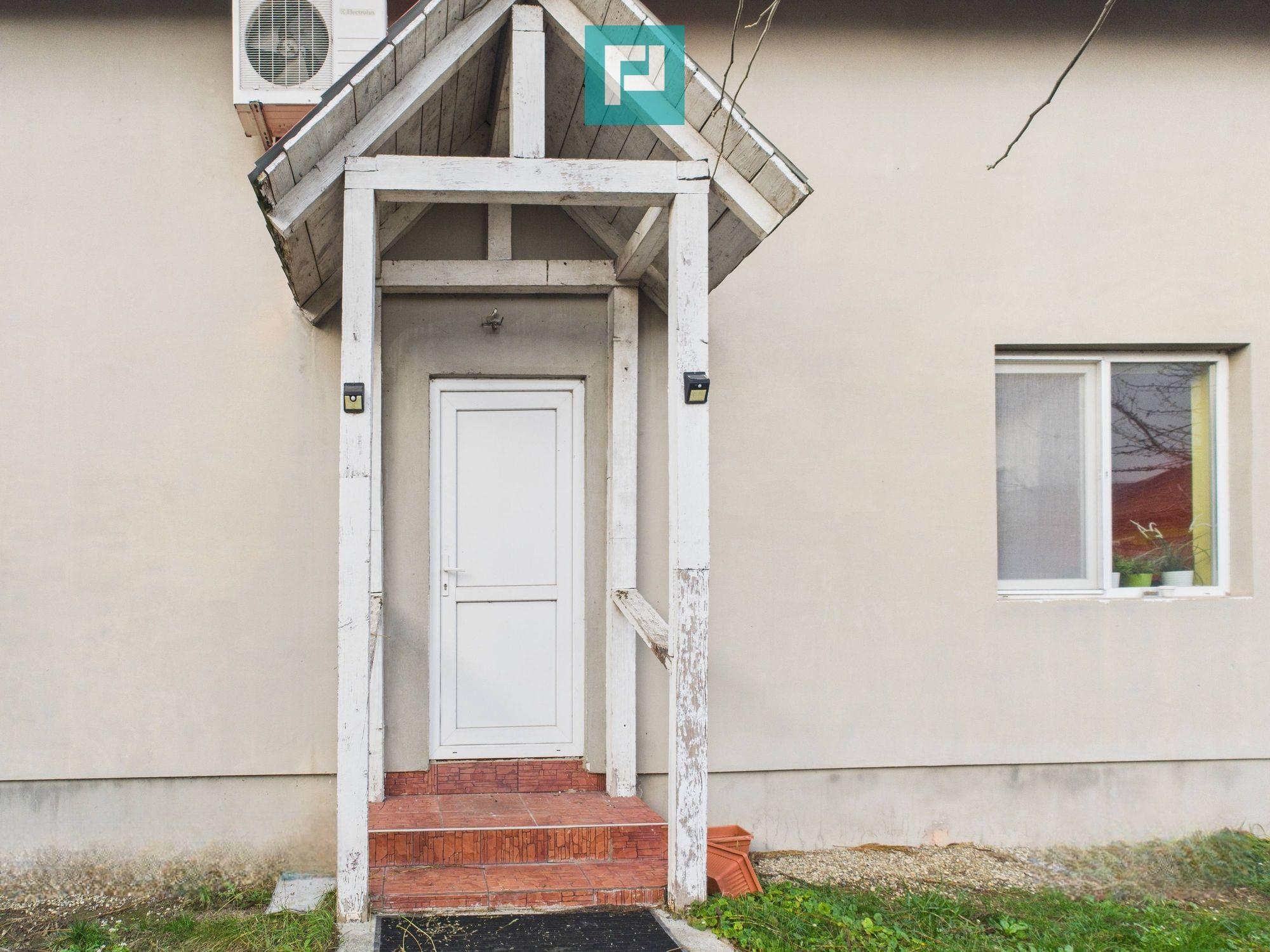Două locuințe individuale pe 512 mp – in GIROC - 32