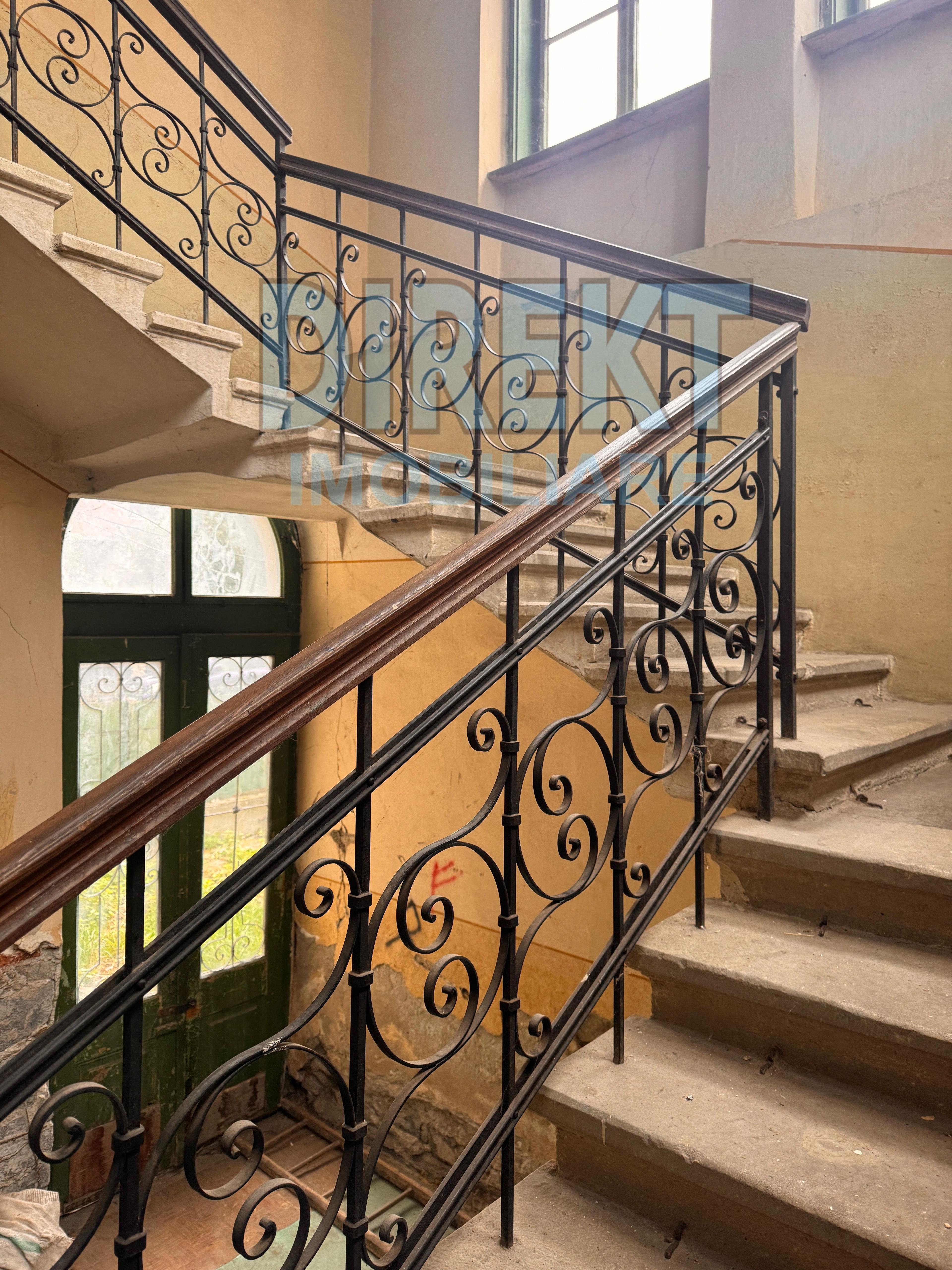 Spatiu comercial + Apartament de locuit - 18