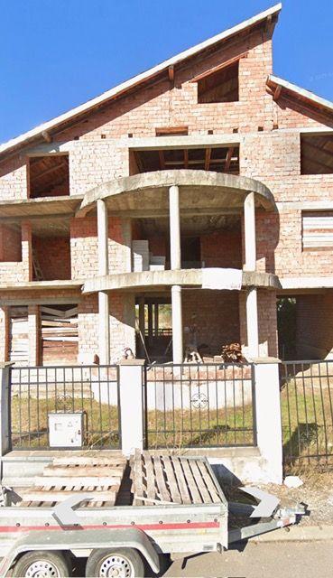 Casa la rosu cu 25 ari teren, zona Dedeman ! - 1