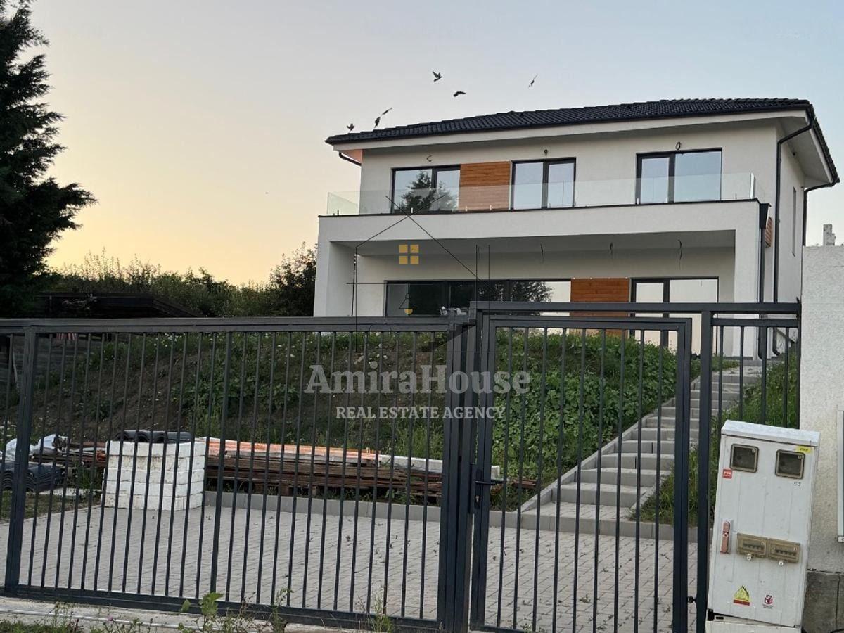 Casa individuala, teren 750 mp, Chinteni cu panorama spre lac - 1