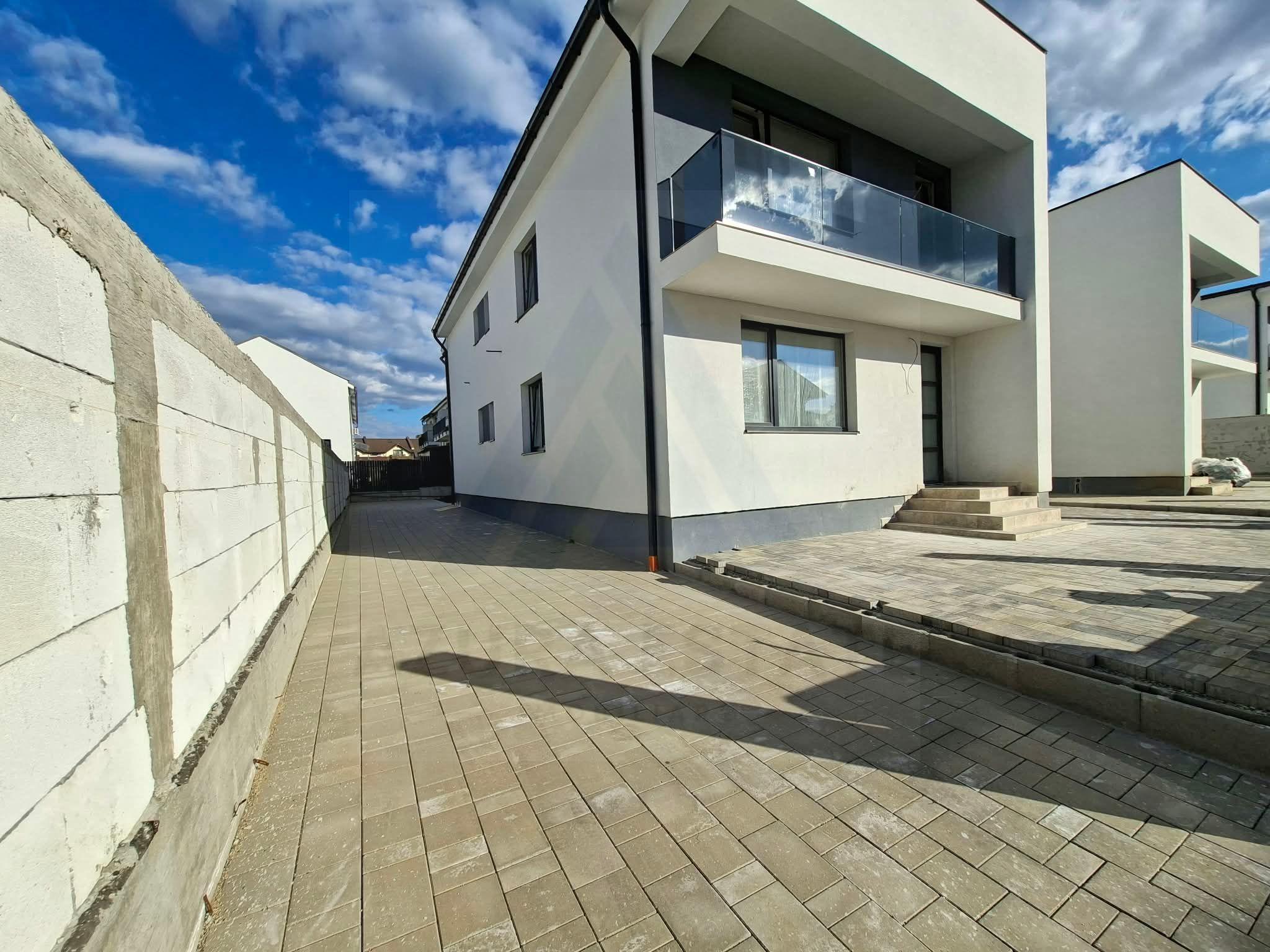 Casa moderna 3 camere P+1 curte privata libera 170 mp in Arhitectilor - 2