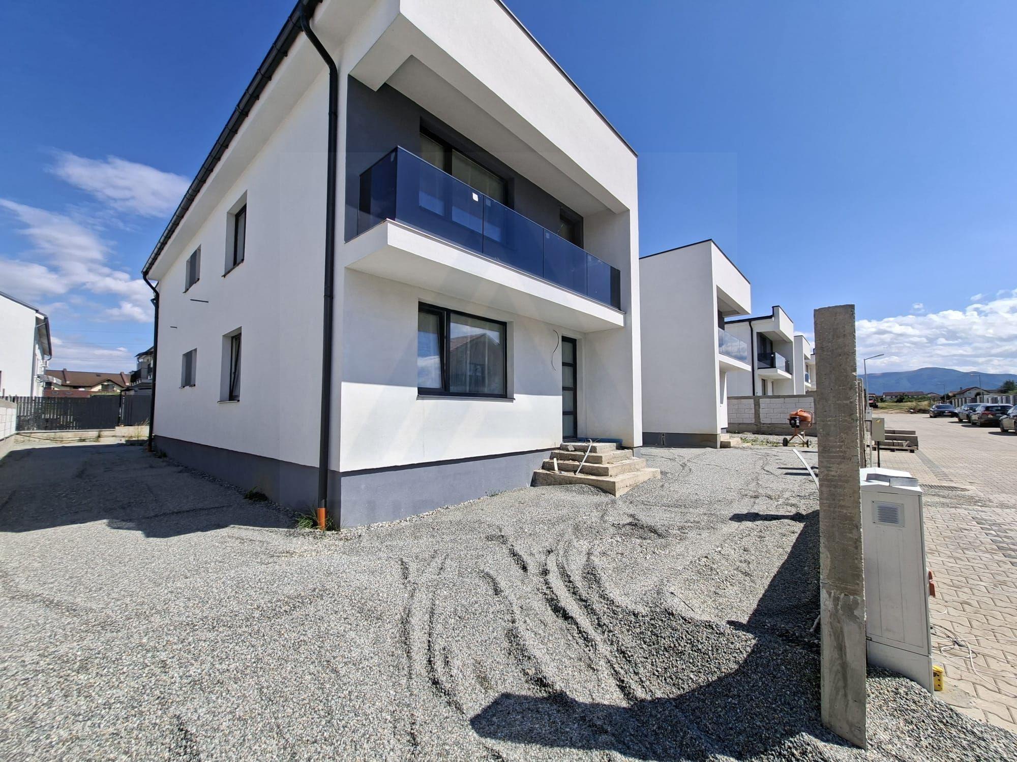 Casa moderna 4 camere 2 bai 2 balcoane si teren 140 mp in Arhitectilor - 1