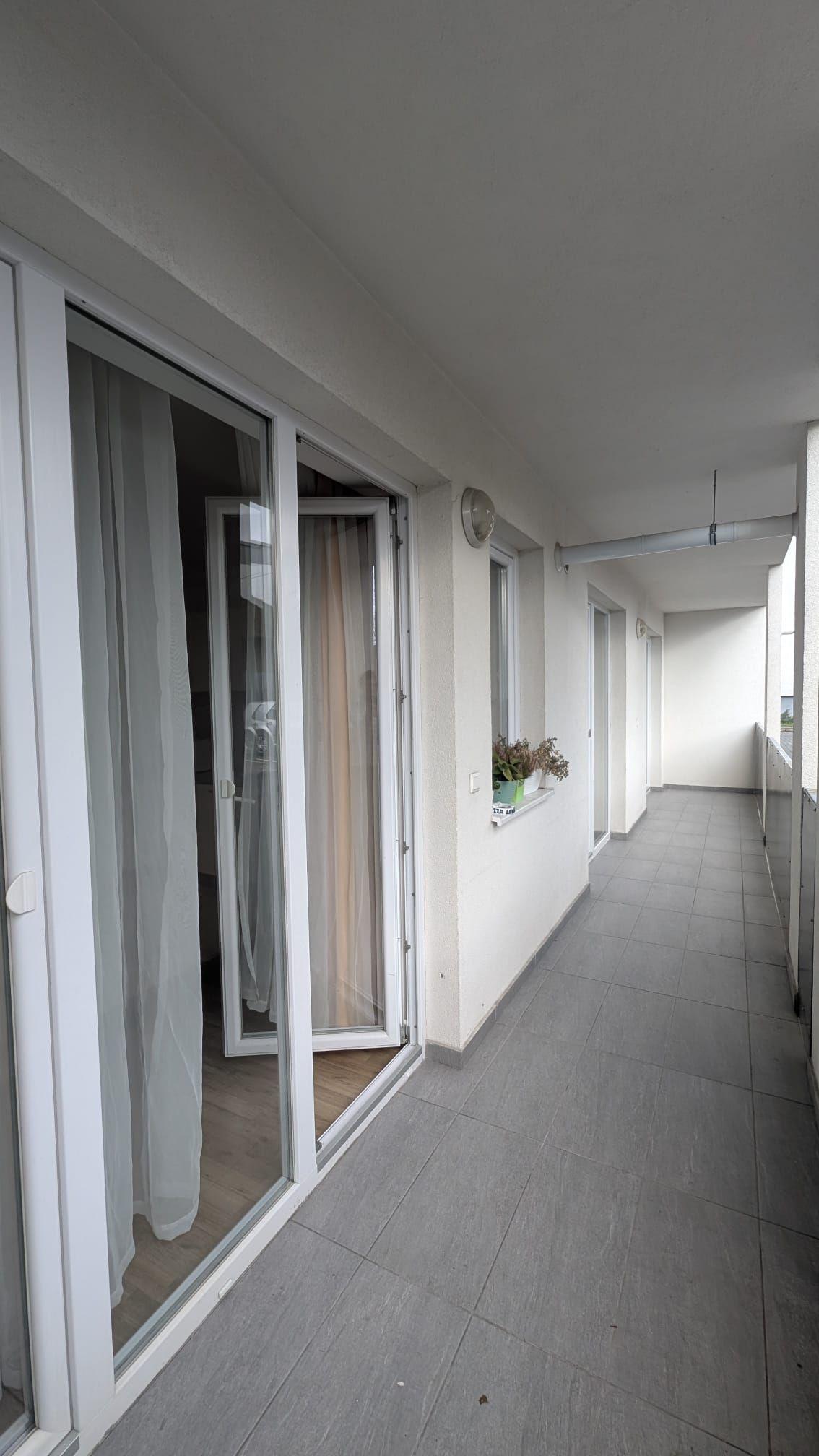 Apartament 3 camere cu balcon, 67 mp, zona cCty Residence - 11