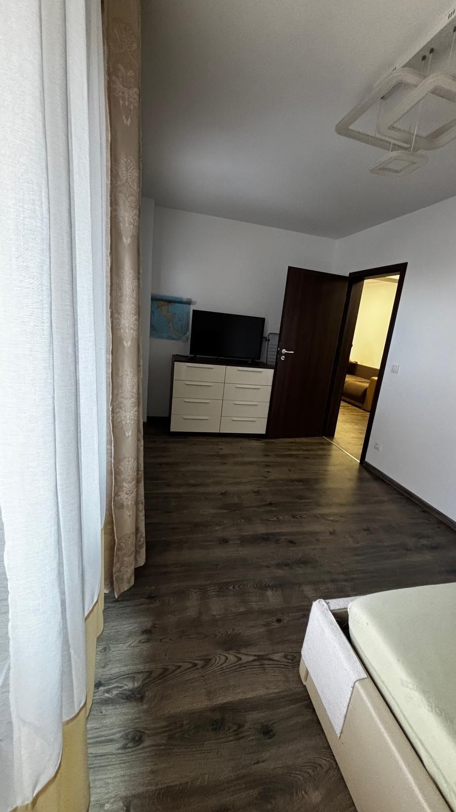 Apartament 3 camere , zona Isu , etaj 3 ! - 3