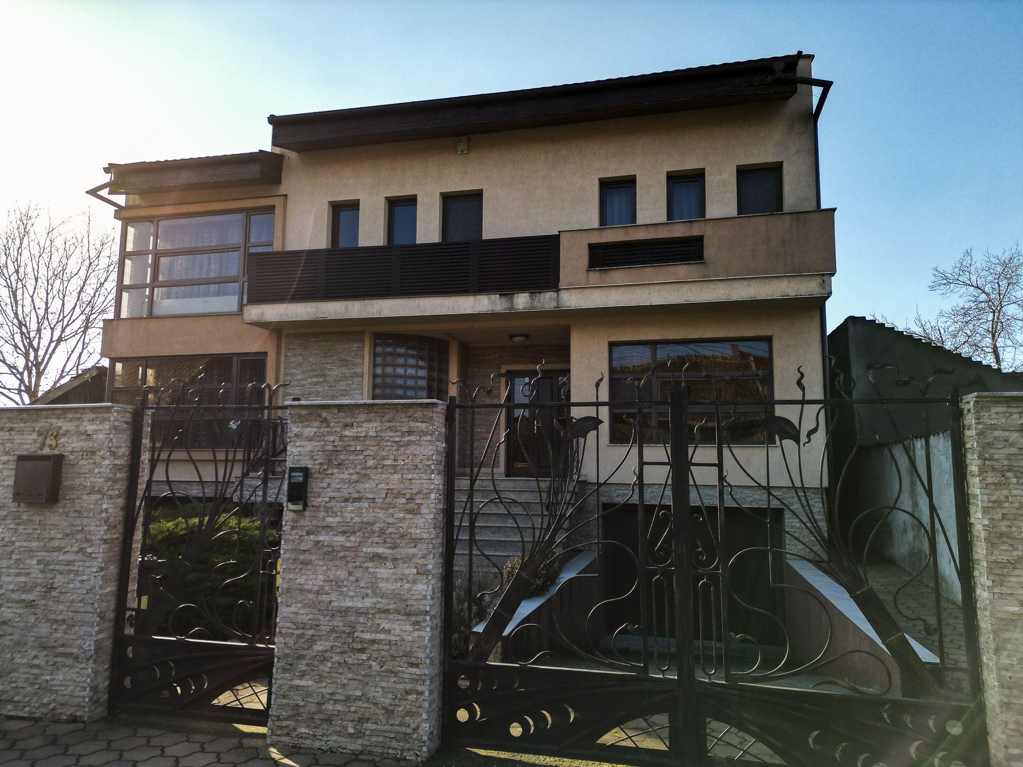 Vilă spațioasă cu 8 camere, Grădiște - 2
