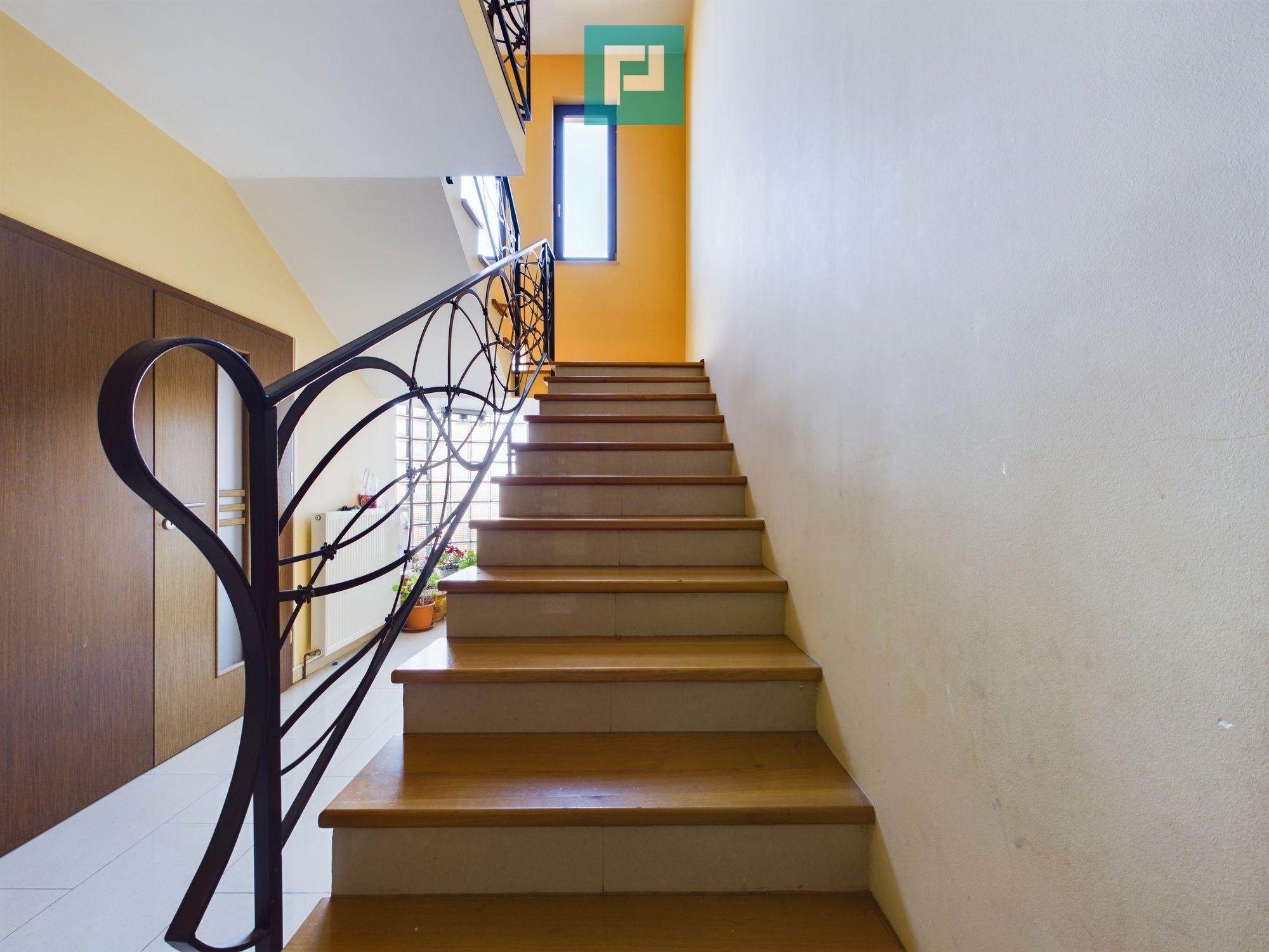 Vilă spațioasă cu 8 camere, Grădiște - 26