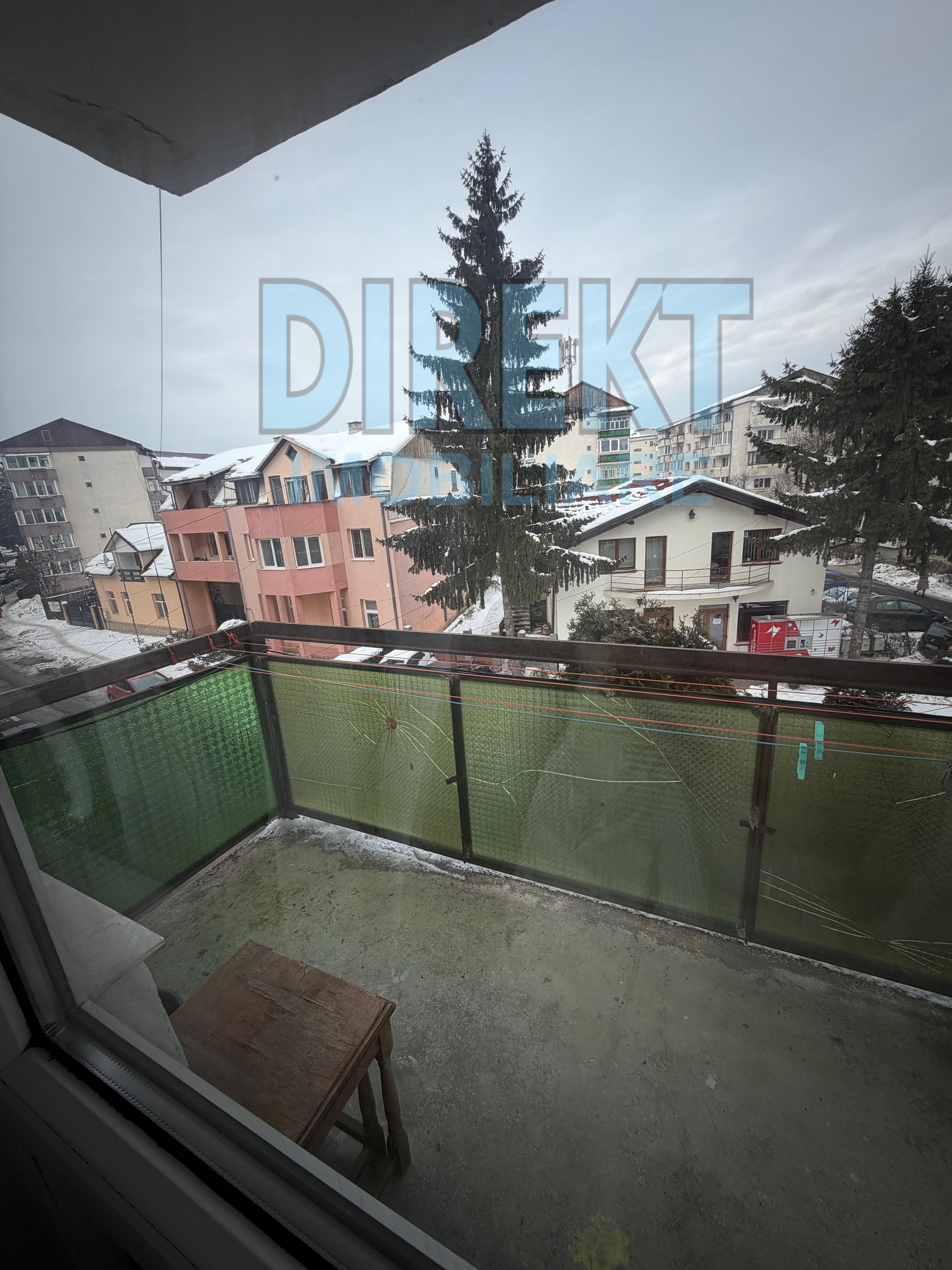 Apartament etaj 2 , zona Stefan cel Mare - 4