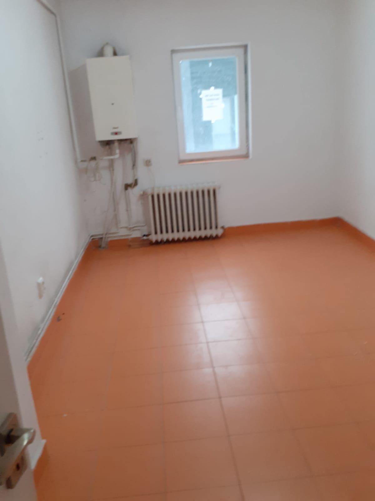 Spatiu comercial , zona Spitalul Judetean - 6