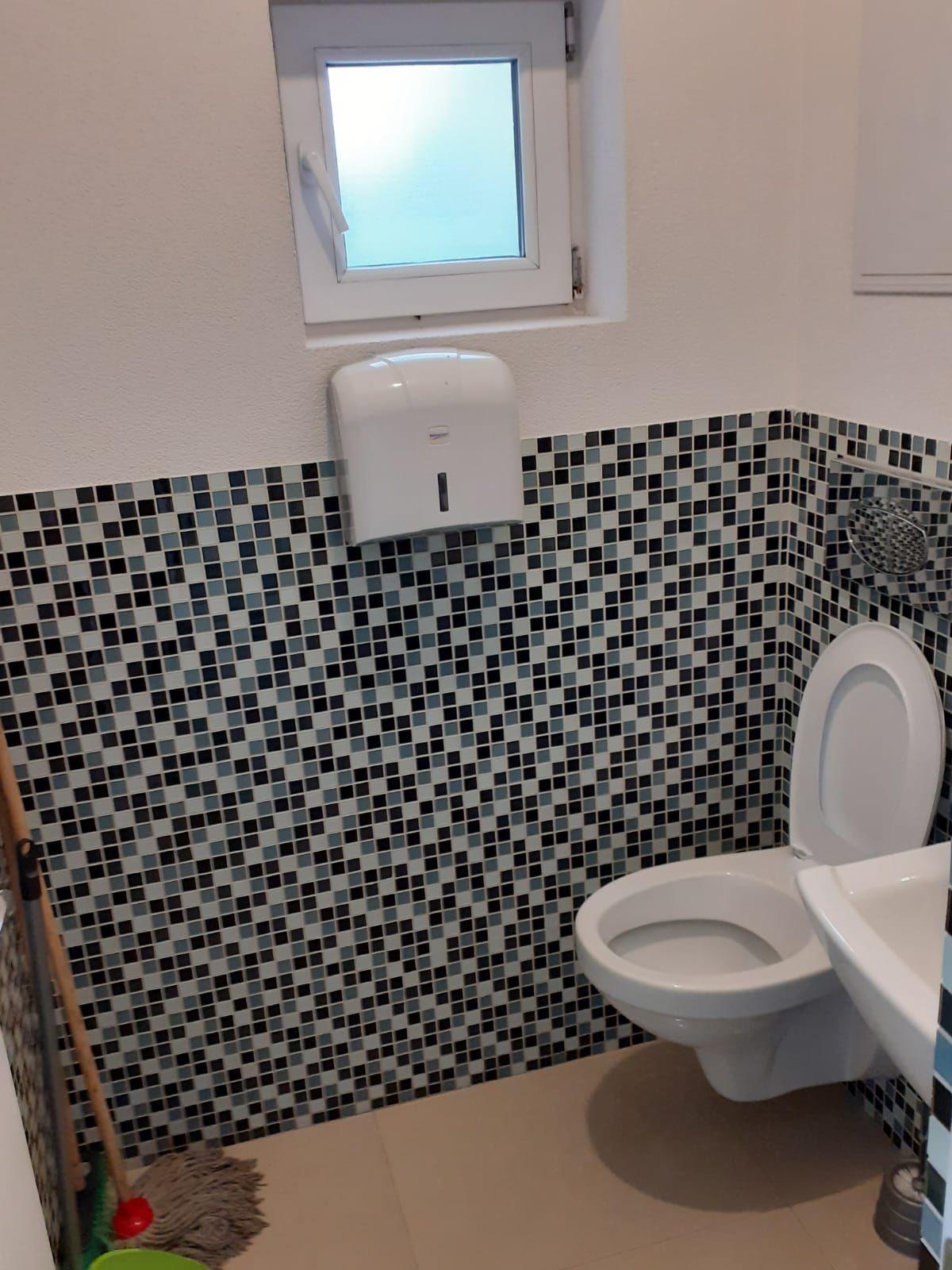 Spatiu comercial , zona Spitalul Judetean - 7