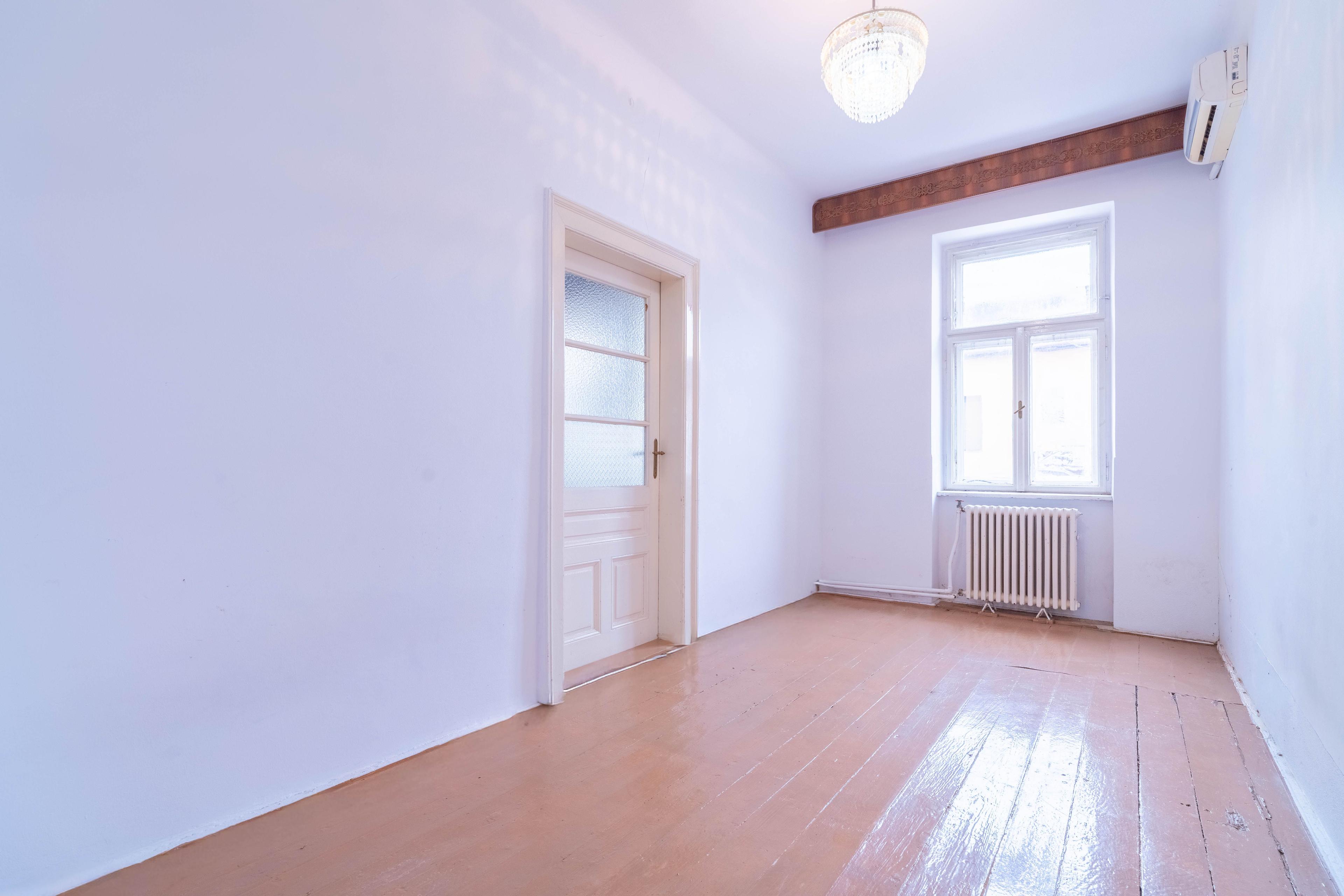 PRET NOU! Apartament la casă, ultracentral– curte proprie și garaj - 3
