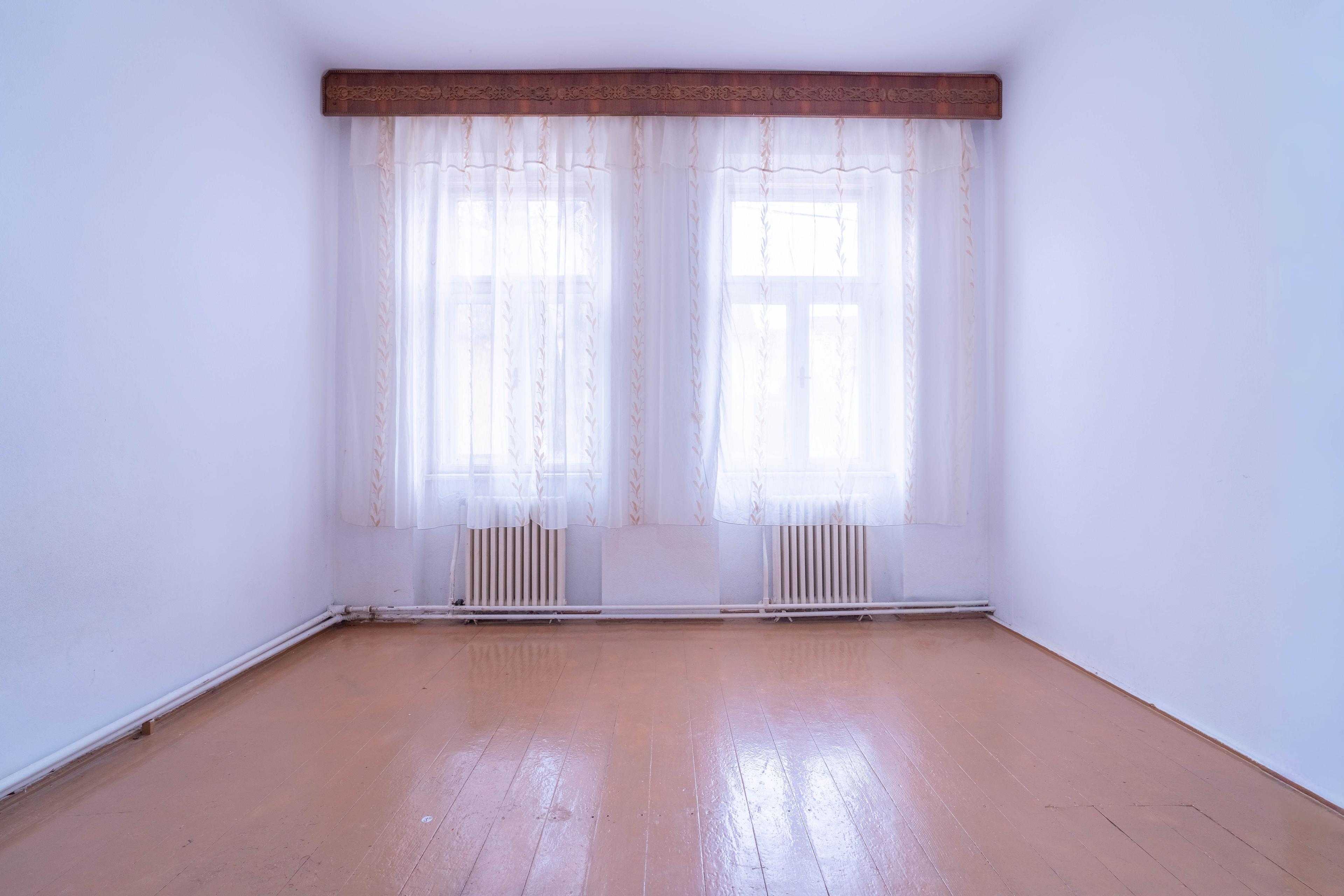 PRET NOU! Apartament la casă, ultracentral– curte proprie și garaj - 4