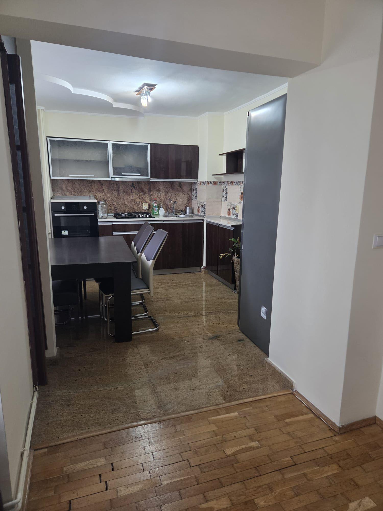 Apartament 2 camere decomandat-zona Spitalul Judetean-125.500 euro neg - 8