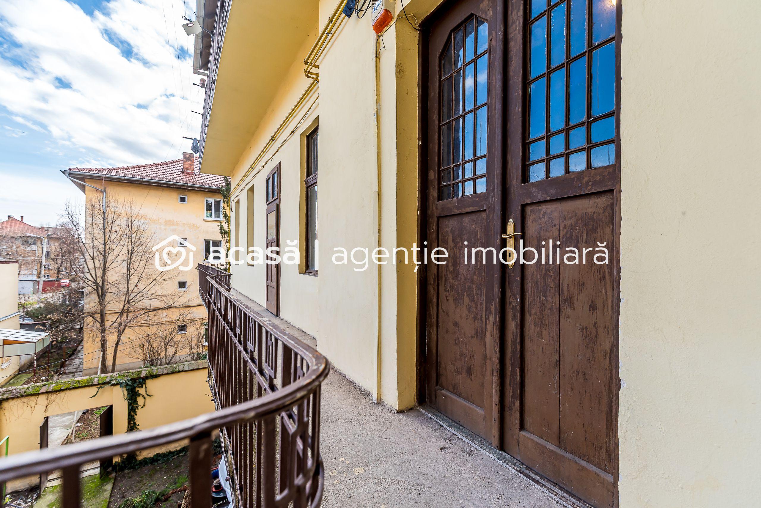 VANDUT! 2 apartamente unificate, B-dul Revoluției, Arad. Etajul 1 - 5