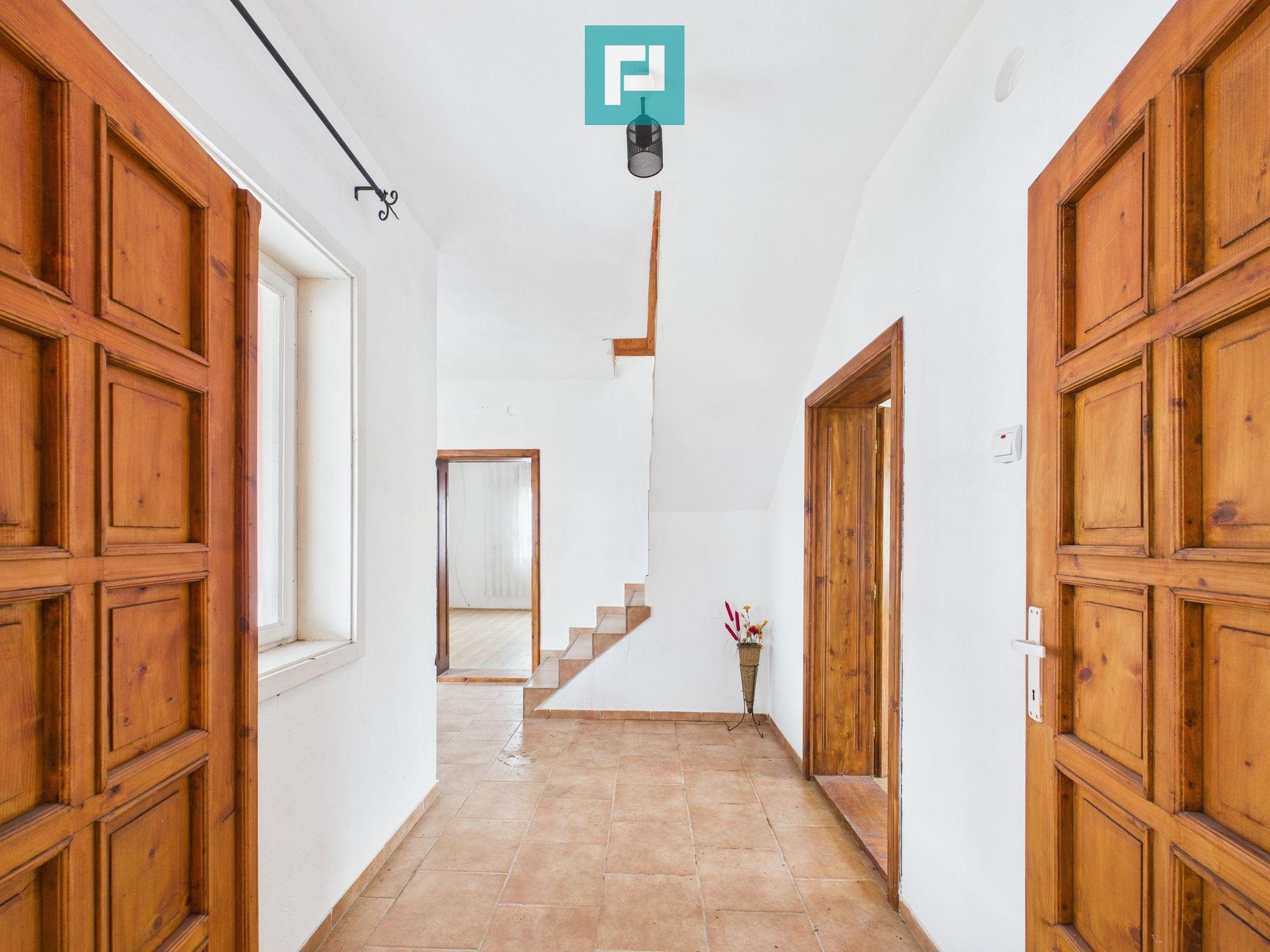 Casă modernă P+1, cu magazin, lângă orașul Sebiș - 1